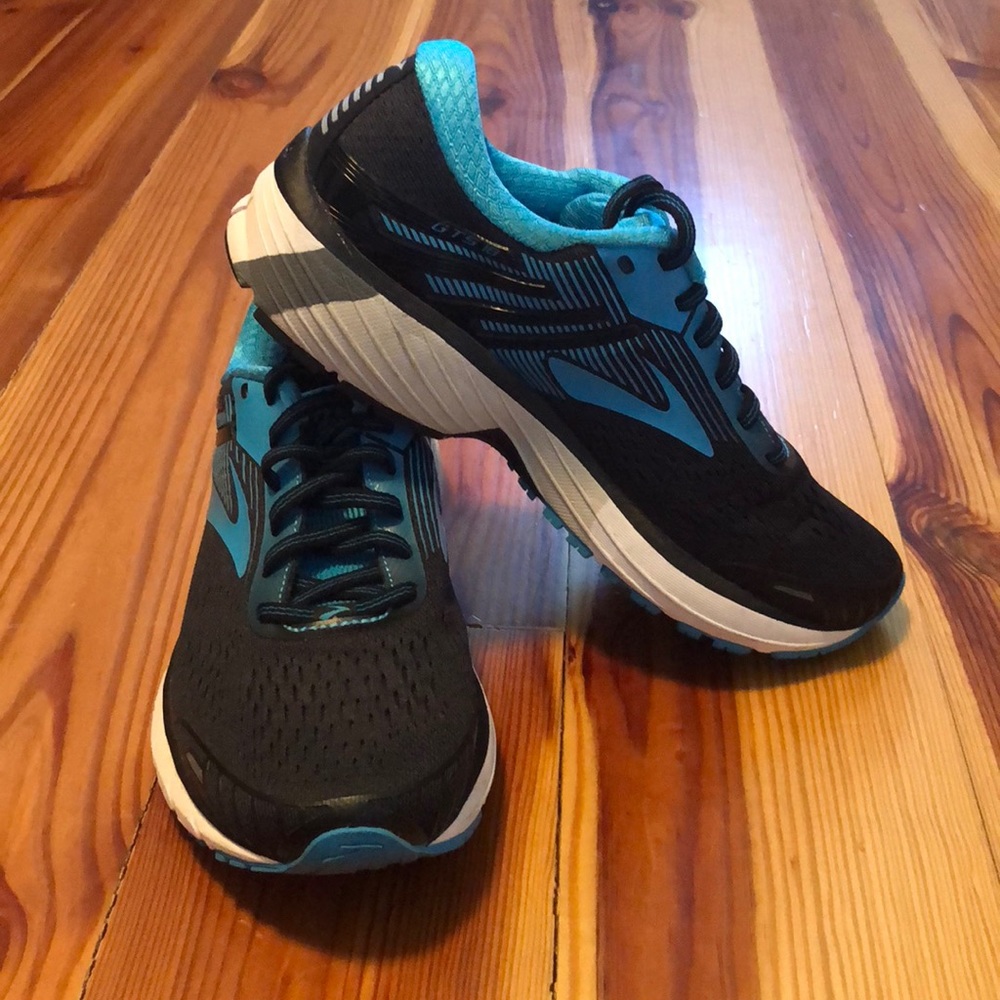 Brooks size 7.5 Adrenaline 18, like new